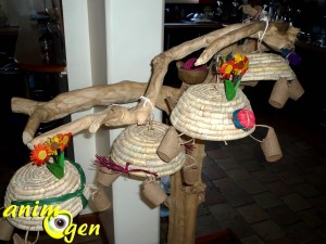 jouet pour perroquets à fabriquer avec des paniers en dattier