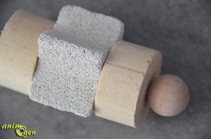 Jouet en bois et pierre ponce pour lapins et rongeurs (Rongis Loft)