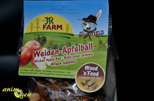 Jouet pour lapins et rongeurs : balle osier-pomme, JR Farm (test, avis, prix)