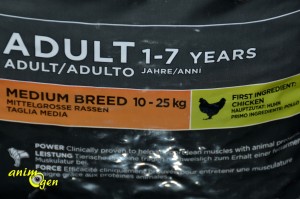 Alimentation : croquettes Eukanuba Adult moyennes races, poulet pour chien (test, avis prix)